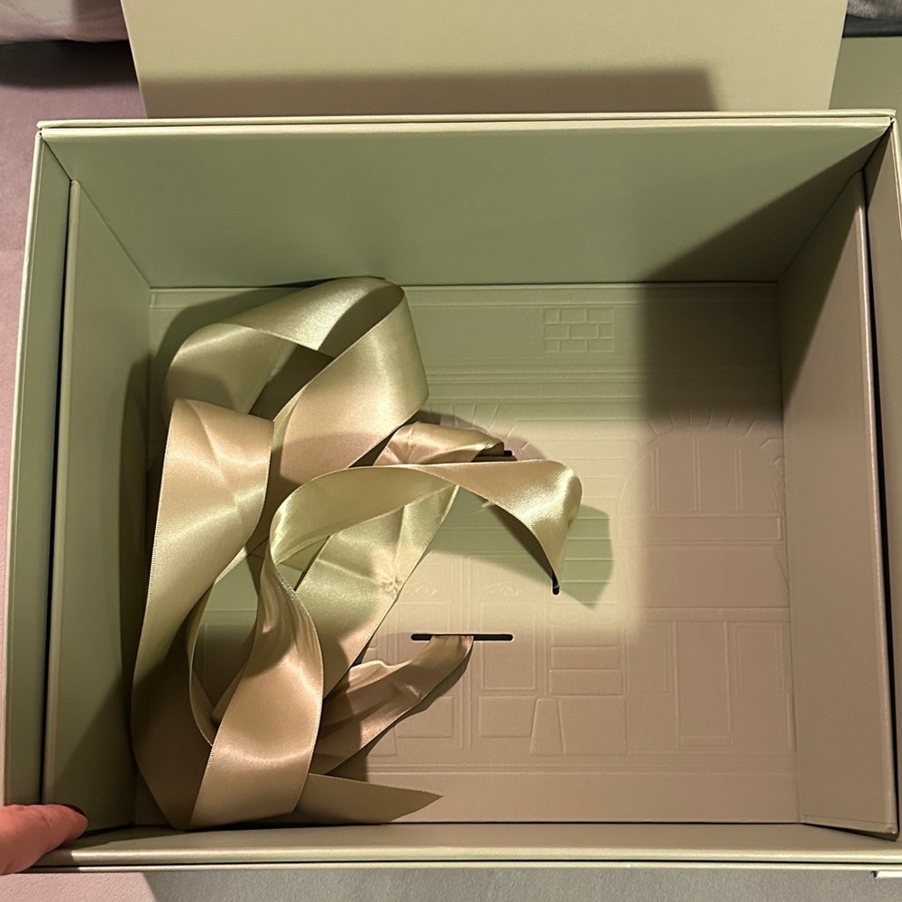 Van Cleef & Arpels Sage Green Box - Picture 3 of 9